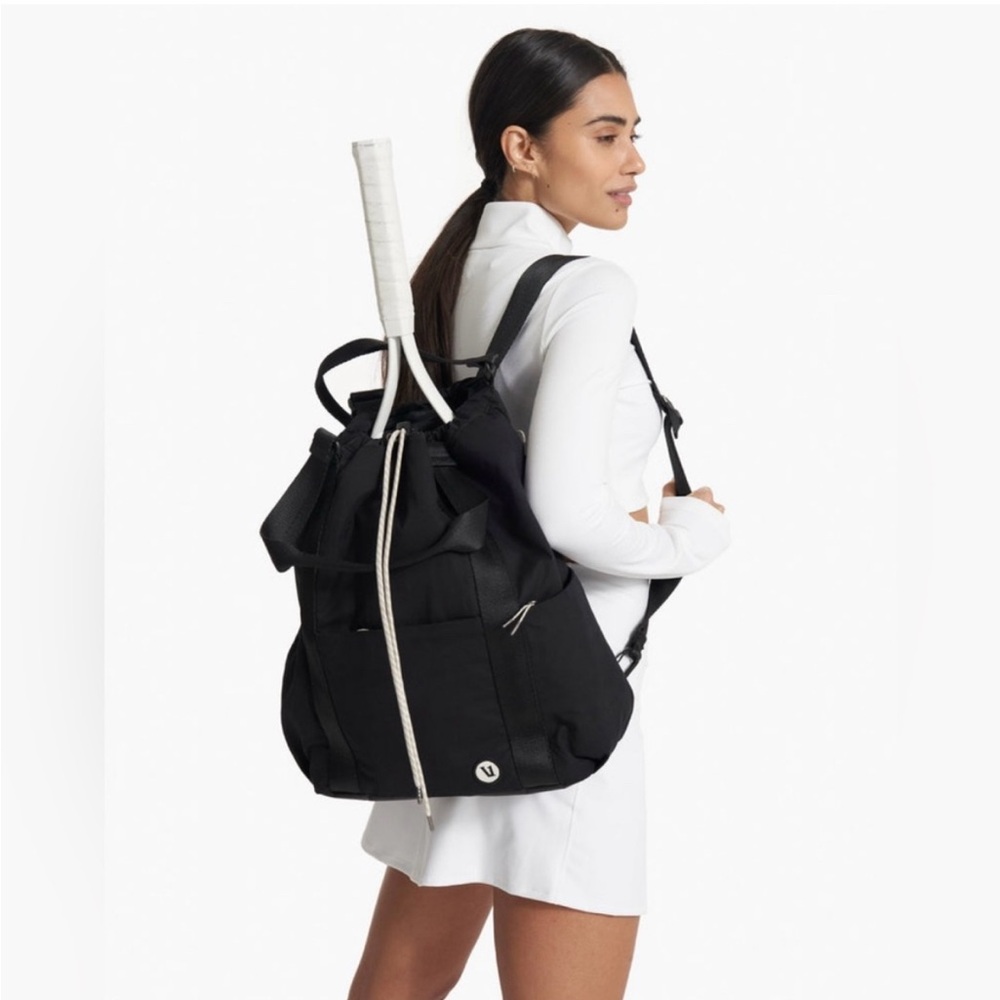 Vuori V1 Convertible Tote bag in black